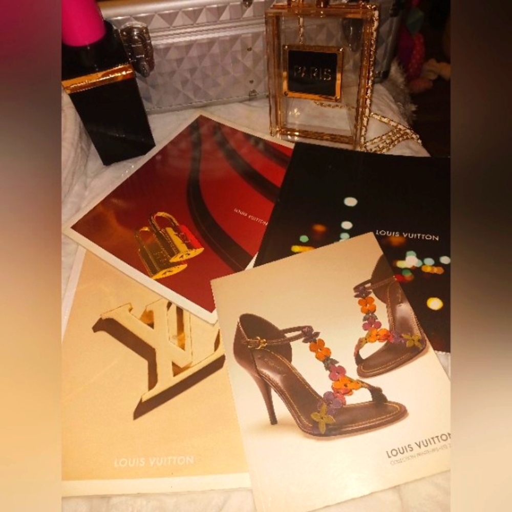 4 2004-2006 LOUIS VUITTON BOOKS